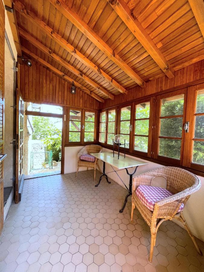 Maison Au Pied De La Roche Solutre-Pouilly Екстер'єр фото